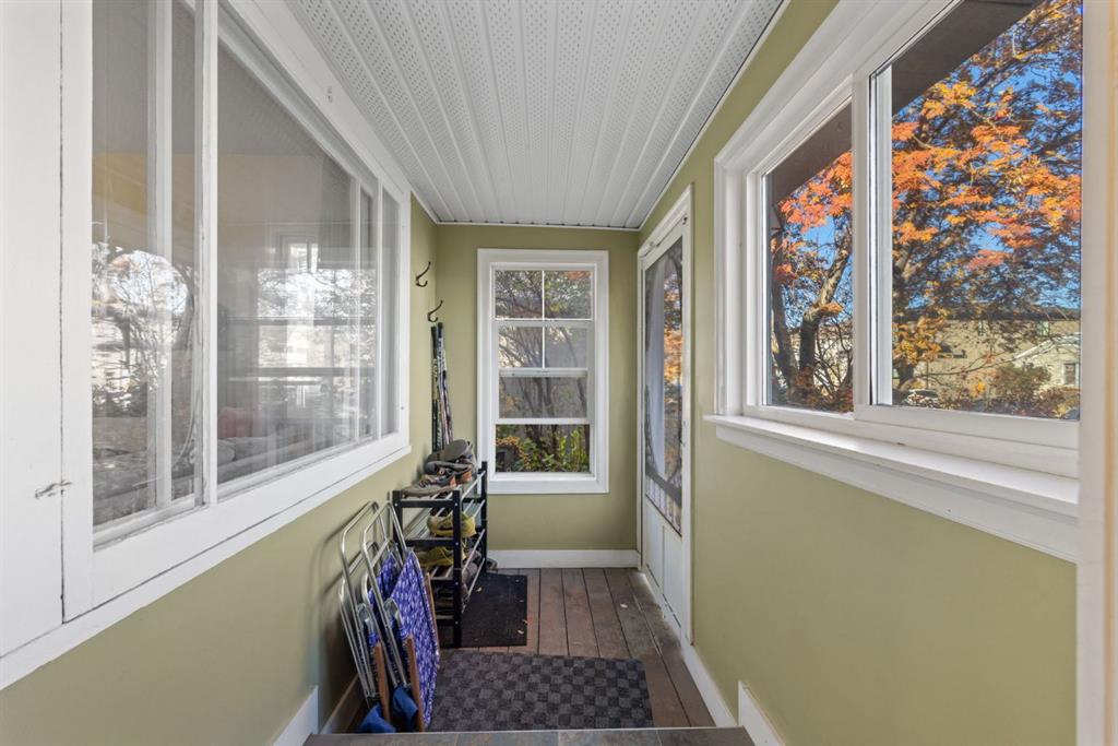 Picture for 315 12 Avenue NW https://www.cirrealty.ca/reb/creb/75/A2267675_15.jpg