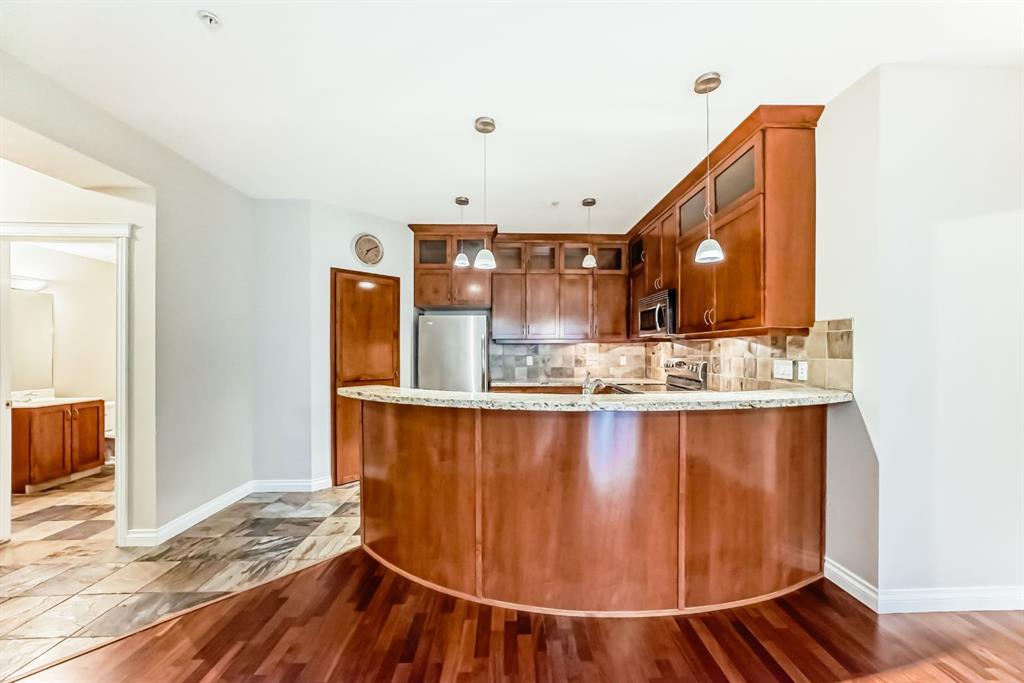 Picture for 106, 6 Hemlock Crescent SW