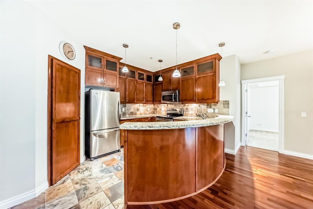 Picture for 106, 6 Hemlock Crescent SW