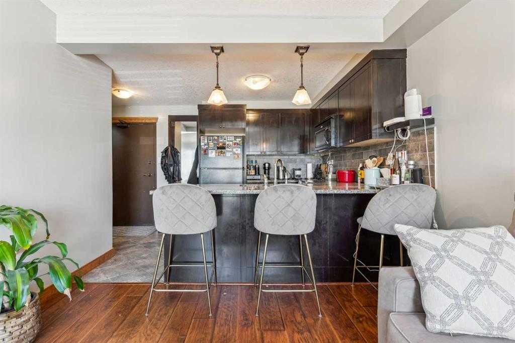 Picture for 303, 315 50 Avenue SW