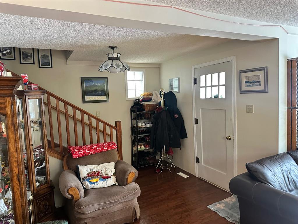 Picture for 334 3 Avenue NE