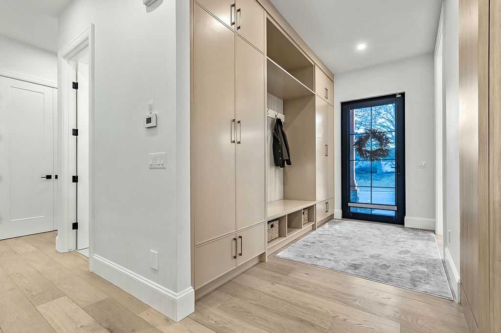 Picture for 56 Lissington Drive SW