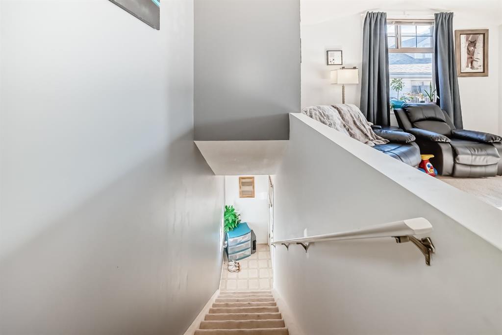 Picture for 205, 27 Everridge Square SW