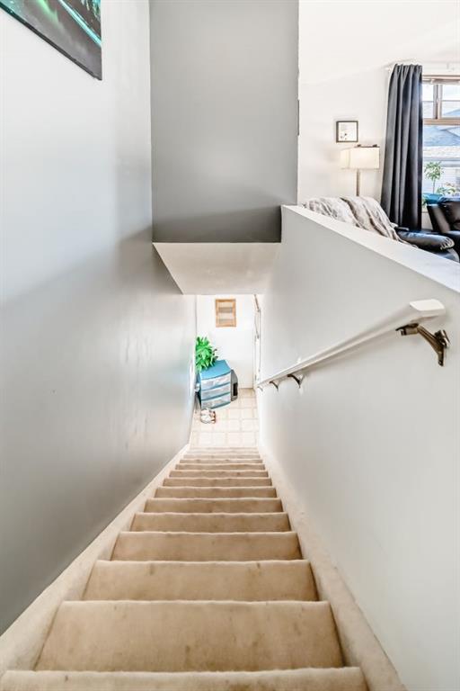 Picture for 205, 27 Everridge Square SW