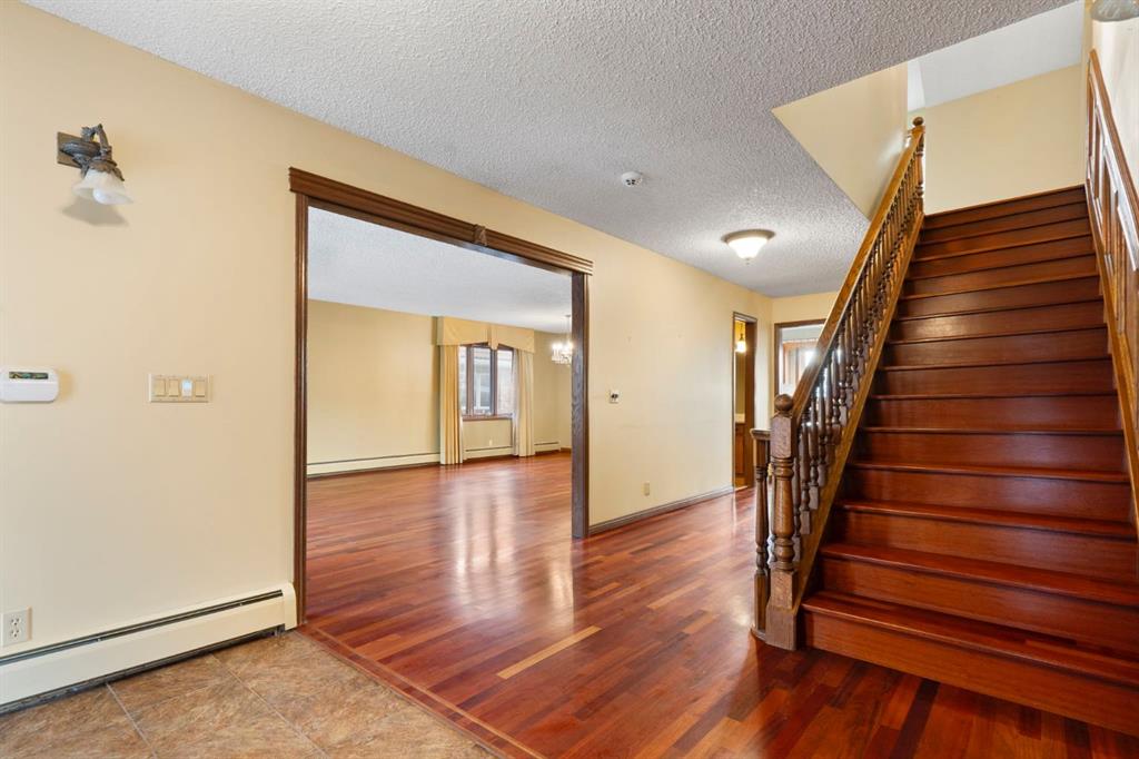 Picture for 39 Coach Gate Way SW