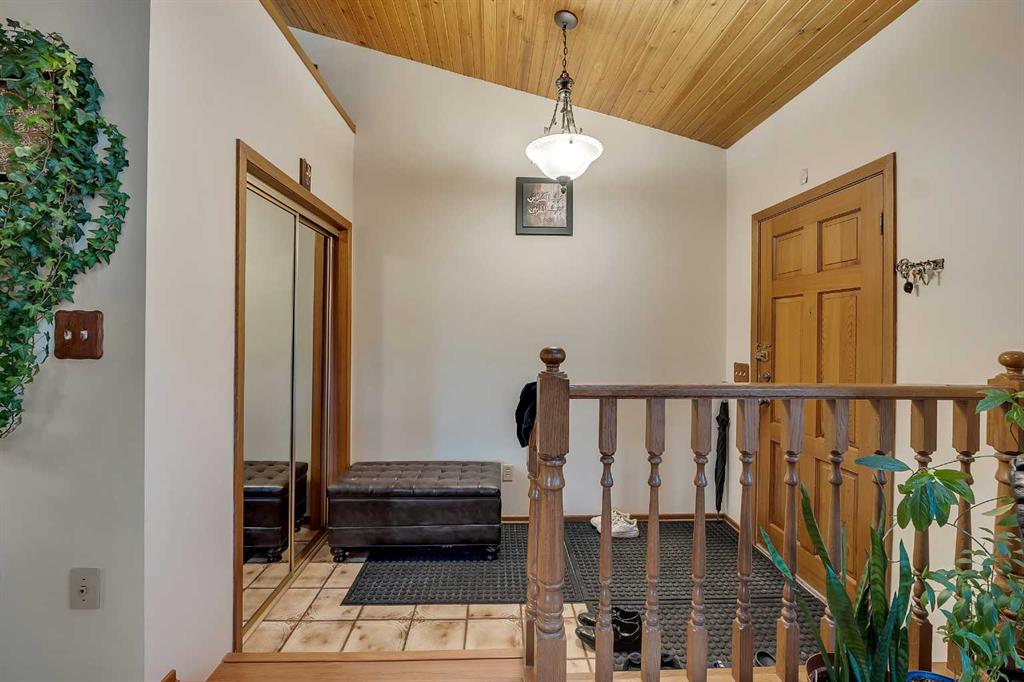 Picture for 48 Castleglen Court NE