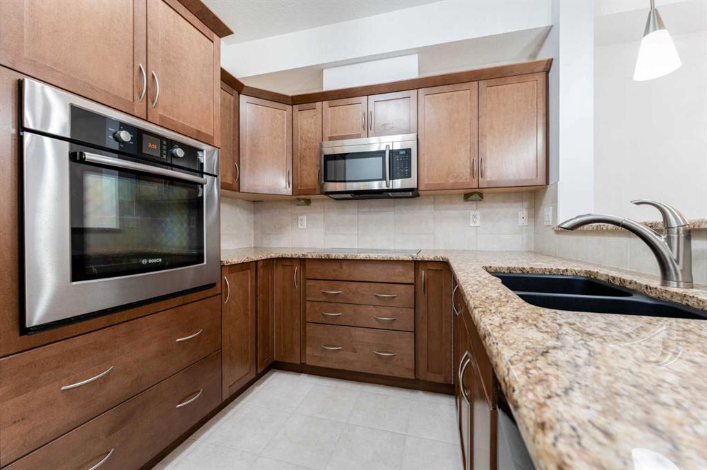 Picture for 214, 70 Royal Oak Plaza NW