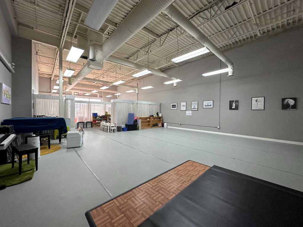 Picture for 208, 500 Royal Oak D Drive NW