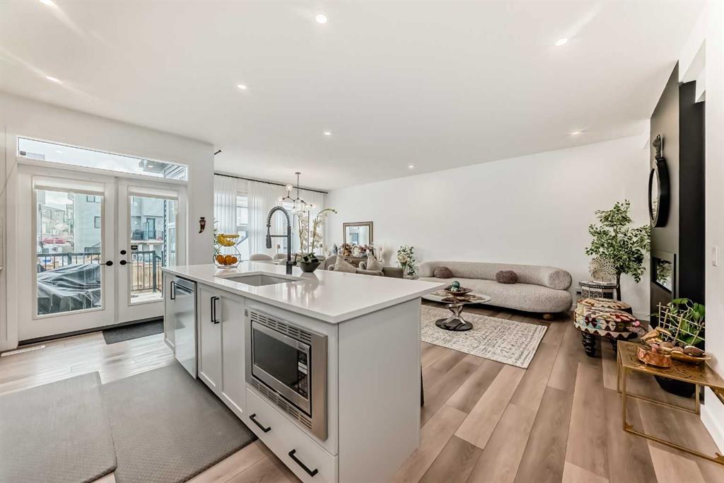 Picture for 385 Edith Road NW