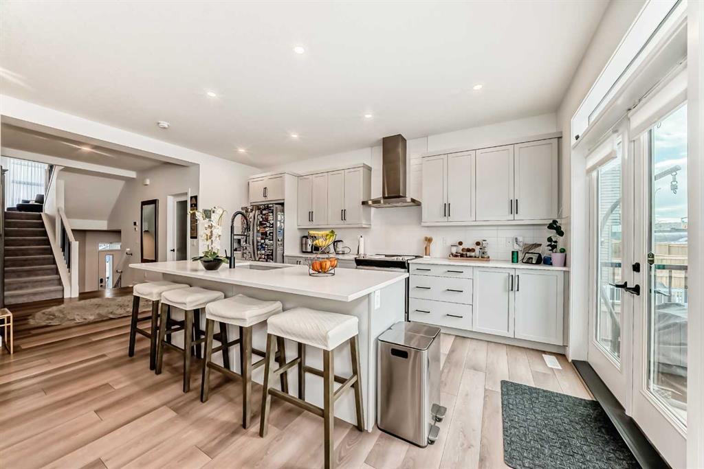 Picture for 385 Edith Road NW