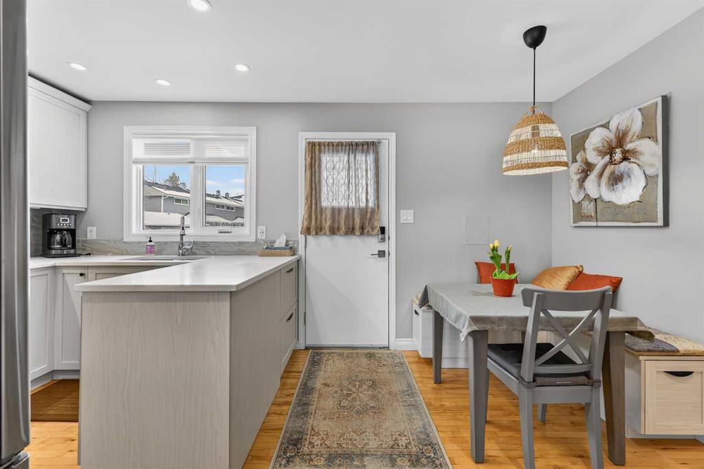 Picture for 563 Regal Park NE