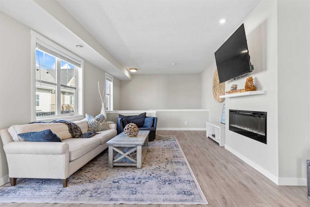 Picture for 306 Cranbrook Walk SE