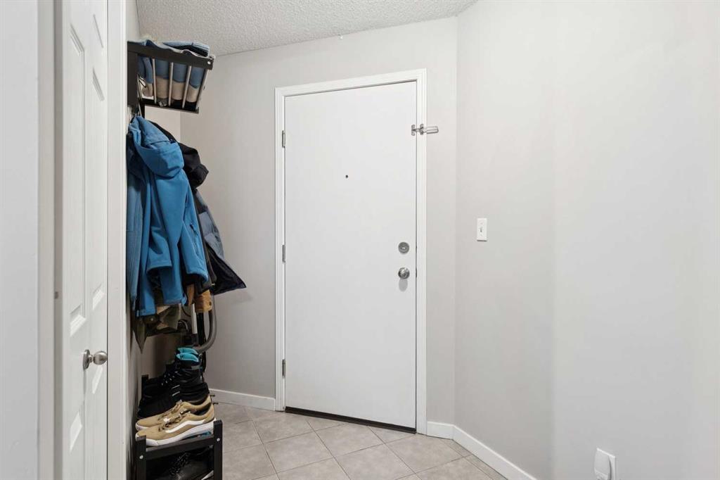 Picture for 807, 325 3 Street SE