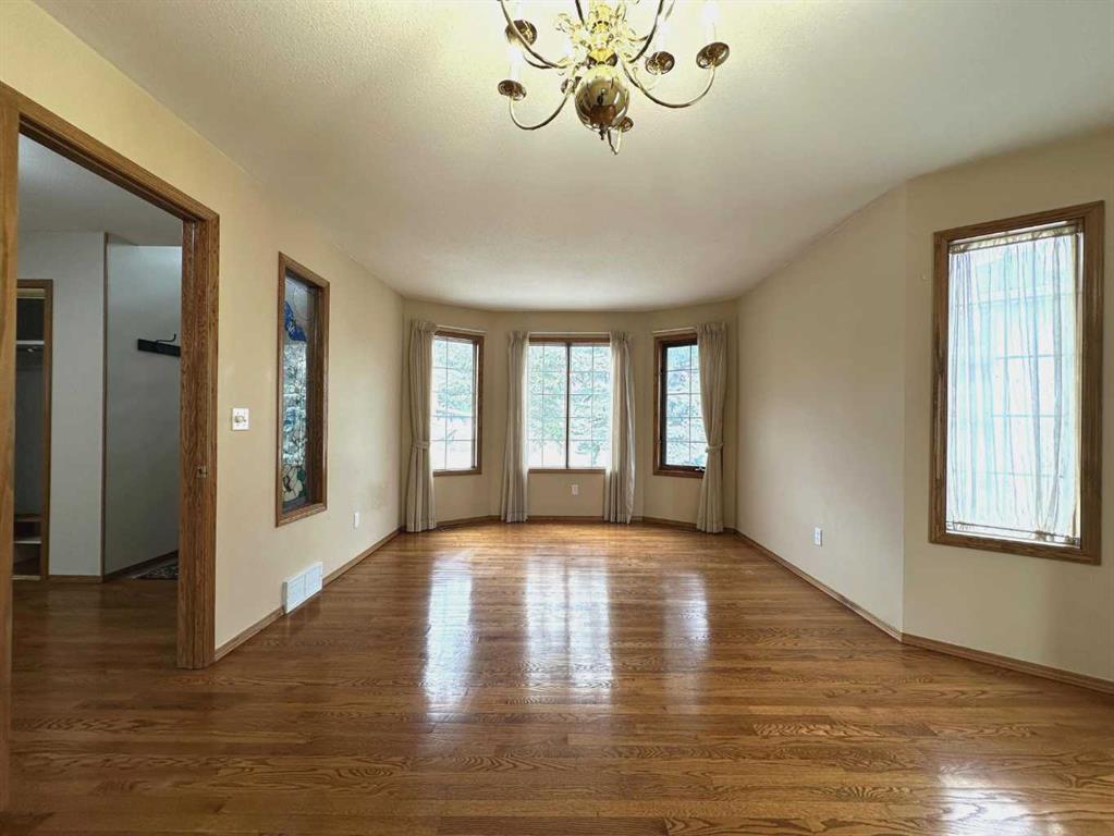 Picture for 59 Edgebrook Circle NW