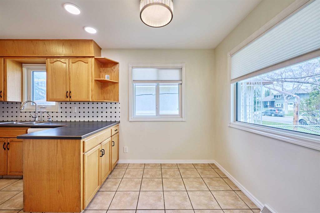 Picture for 2733 Brecken Road NW