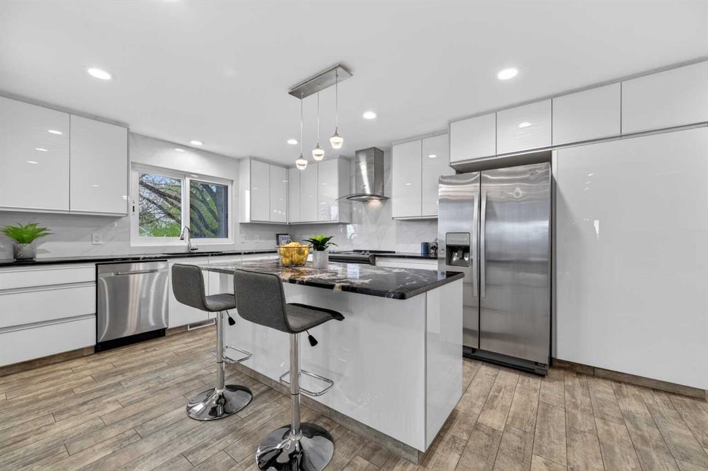 Picture for 11 Selkirk Drive SW