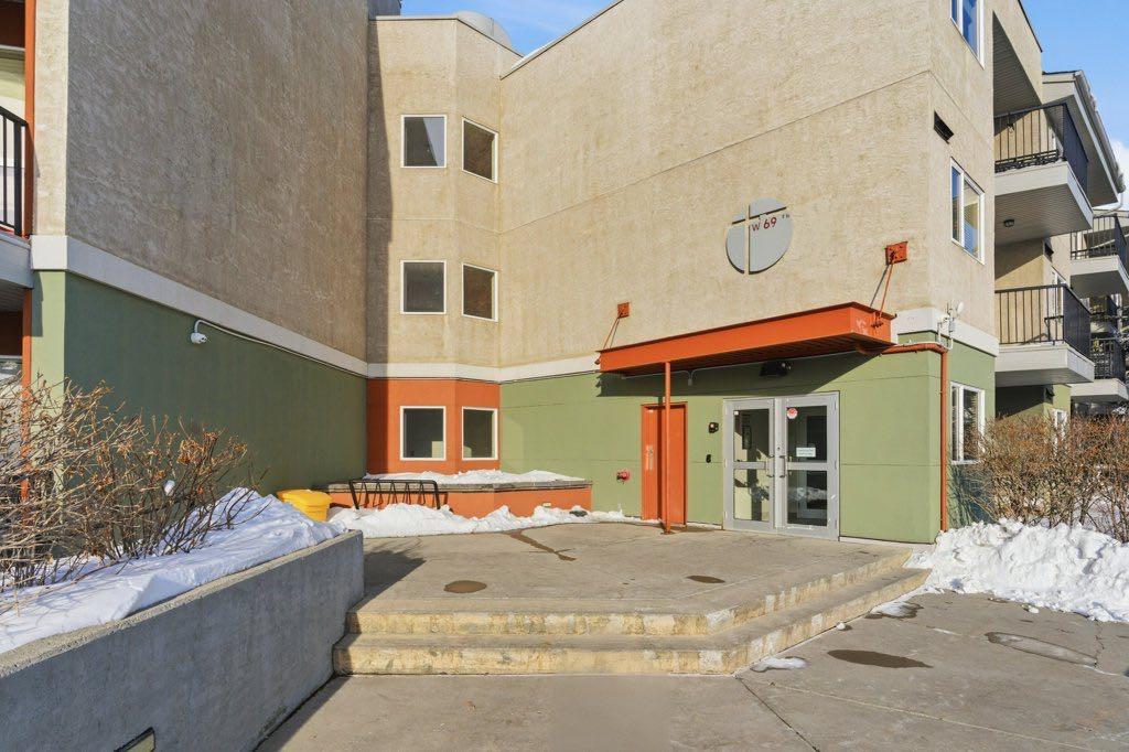 Picture for 210, 69 Springborough Court SW
