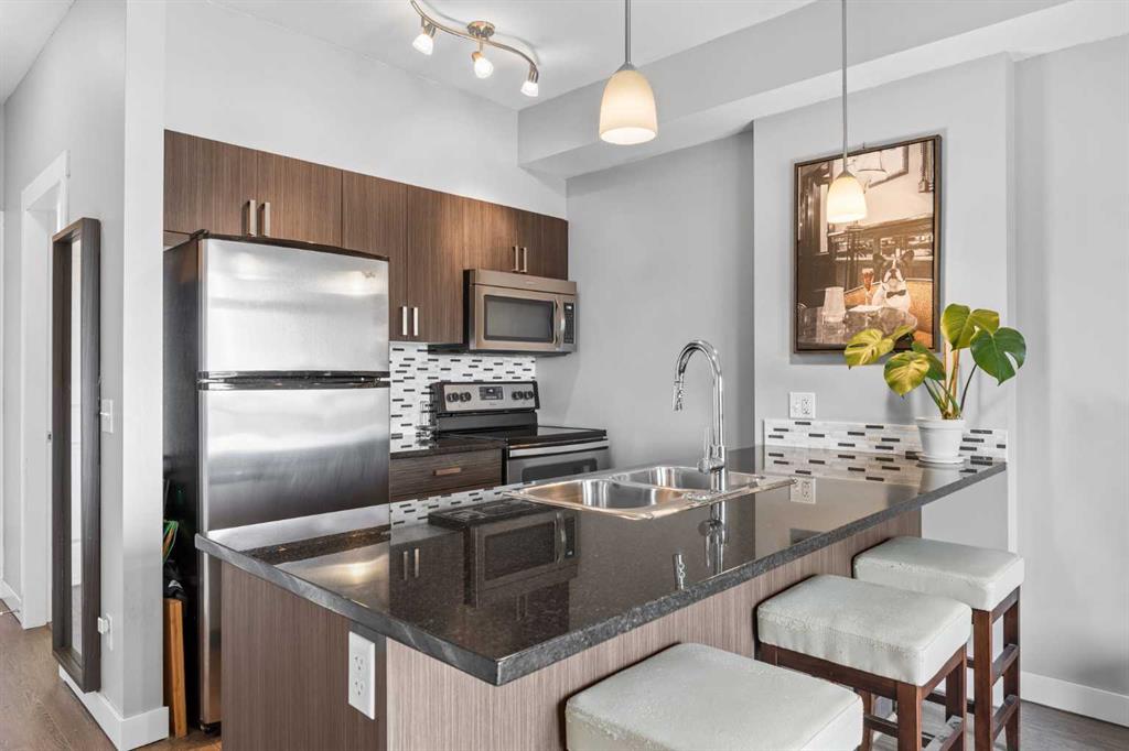 Picture for 414, 117 Copperpond Common 