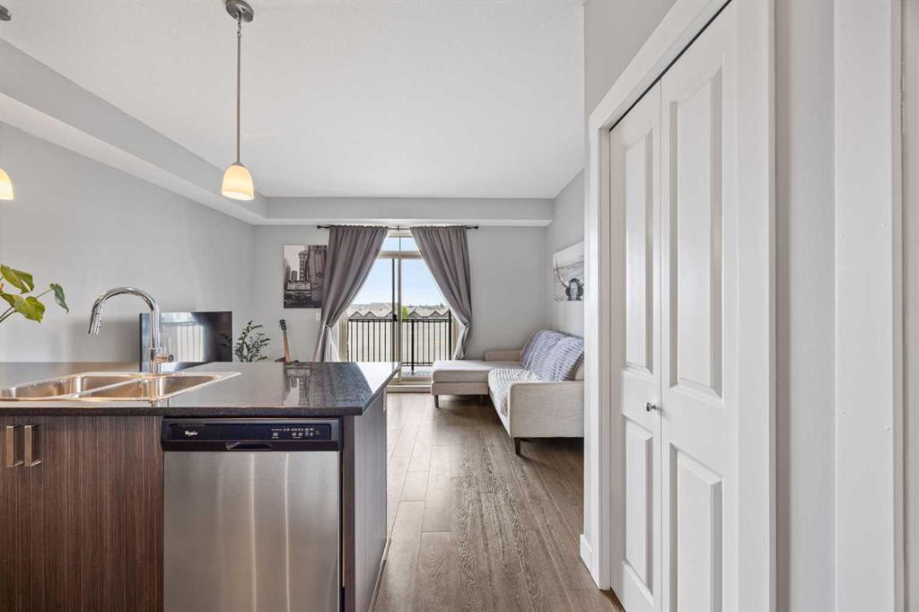 Picture for 414, 117 Copperpond Common 