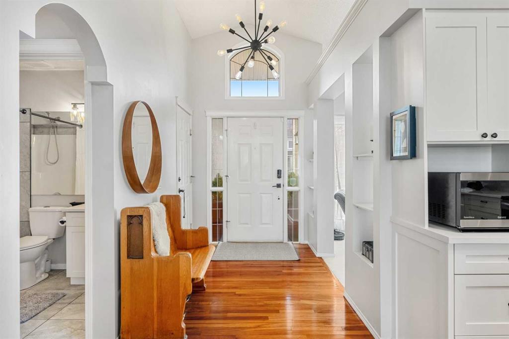 Picture for 94 Edgebrook Heights NW