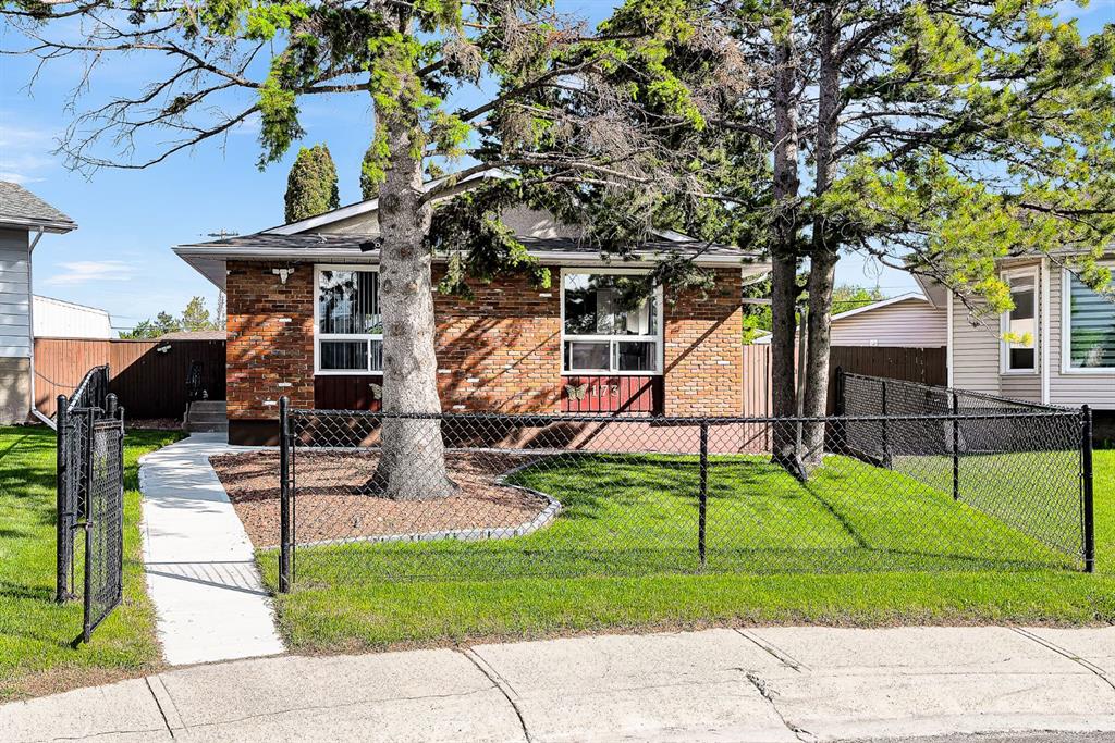 Picture for 173 Margate Close NE