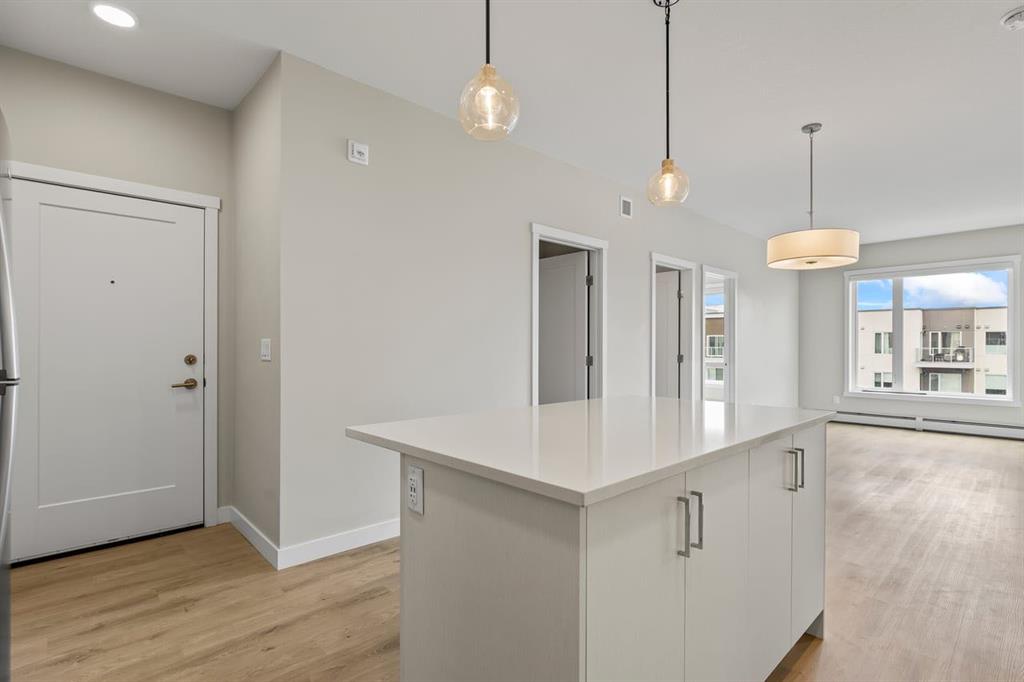 Picture for 410, 660 Shawnee Square SW