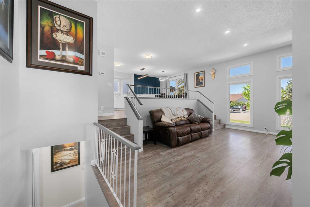 Picture for 24 Cedardale Rise SW