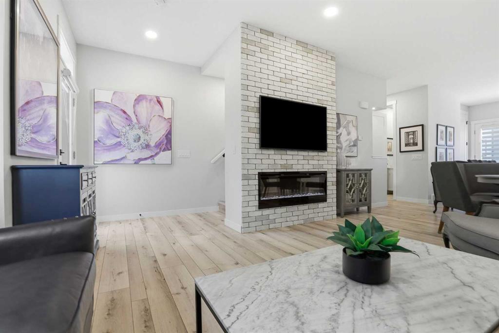 Picture for 808 Greenbriar Common NW