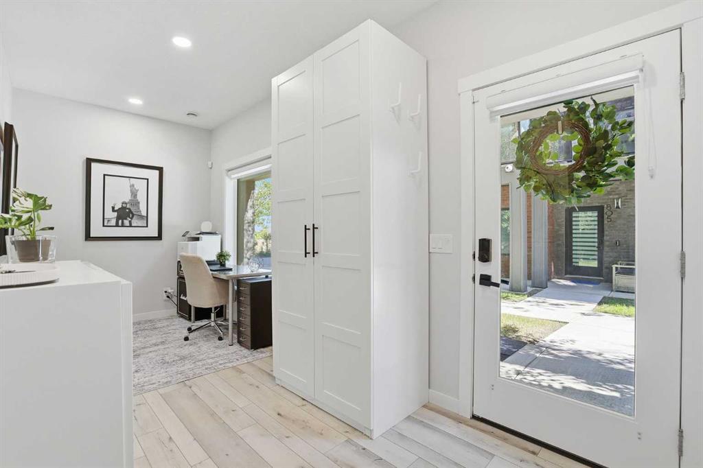 Picture for 808 Greenbriar Common NW