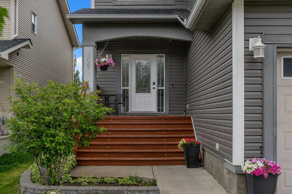 Picture for 109 Evanscove Heights NW