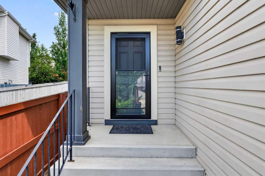 Picture for 60 Tuscany Ridge Crescent NW