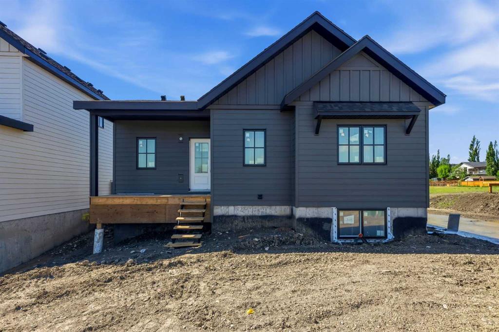 Picture for 325 Flare Avenue SW