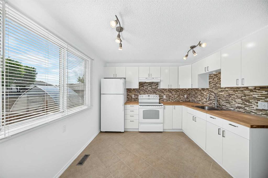 Picture for 10 Erin Ridge Place SE