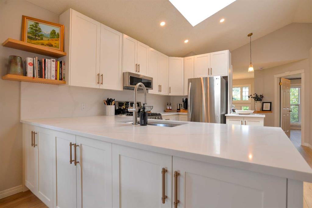 Picture for 7 Tuscany Valley Road NW