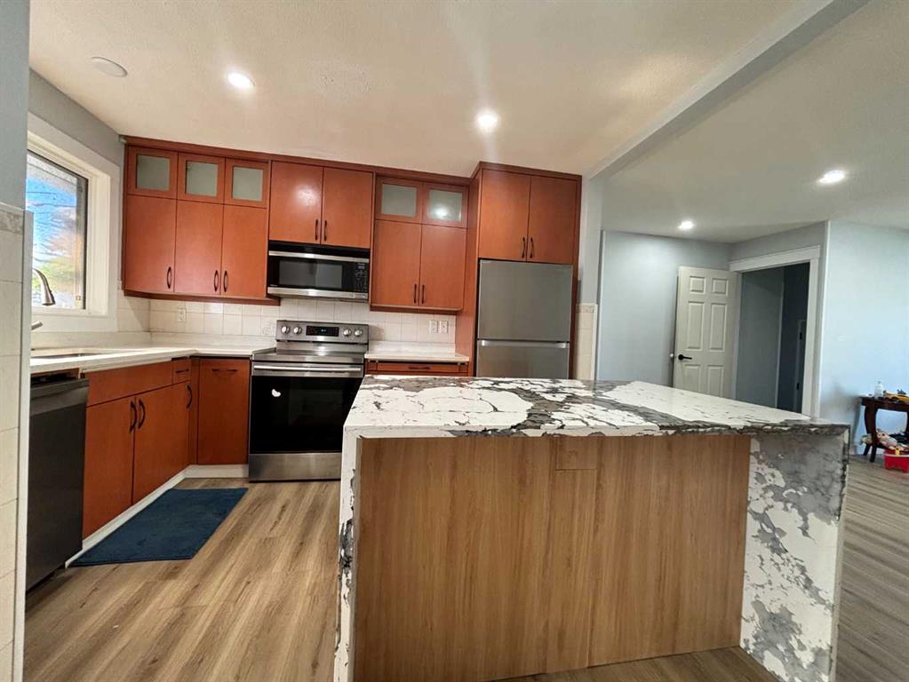 Picture for 1672 Marlyn Way NE