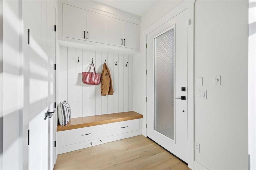 Picture for 260 22 Avenue NE