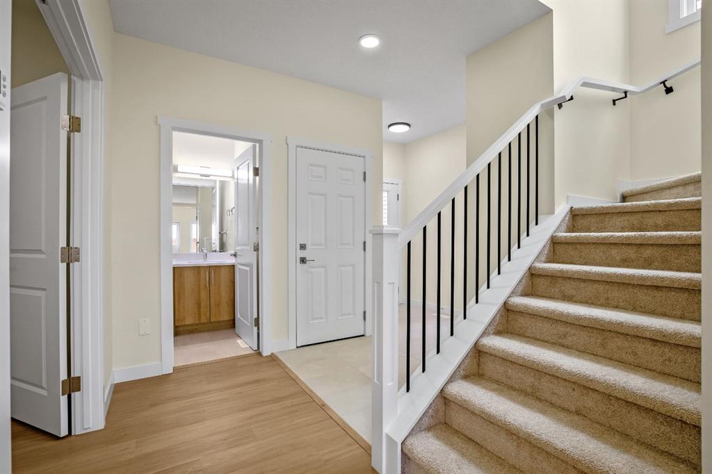 Picture for 585 Corner Meadows Way NE