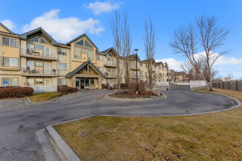 Picture for 313, 7 Harvest Gold Manor NE