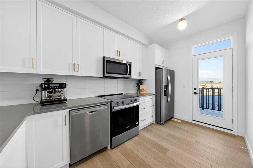 Picture for 304, 437 Alpine Avenue SW