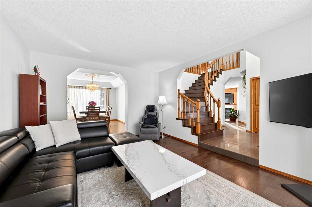 Picture for 36 Edgevalley Place NW