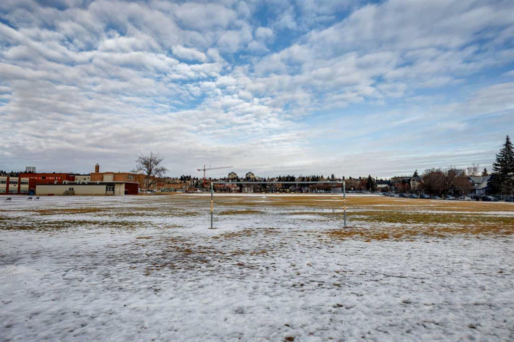 Picture for 1747 2 Avenue NW