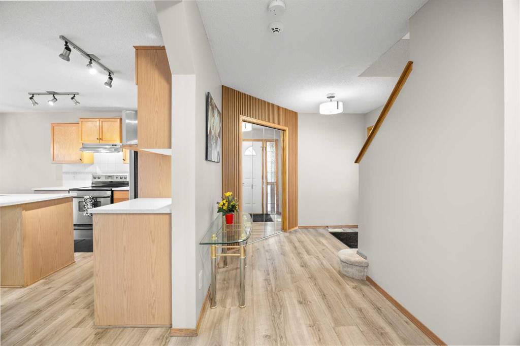 Picture for 11 Citadel Meadow Crescent NW