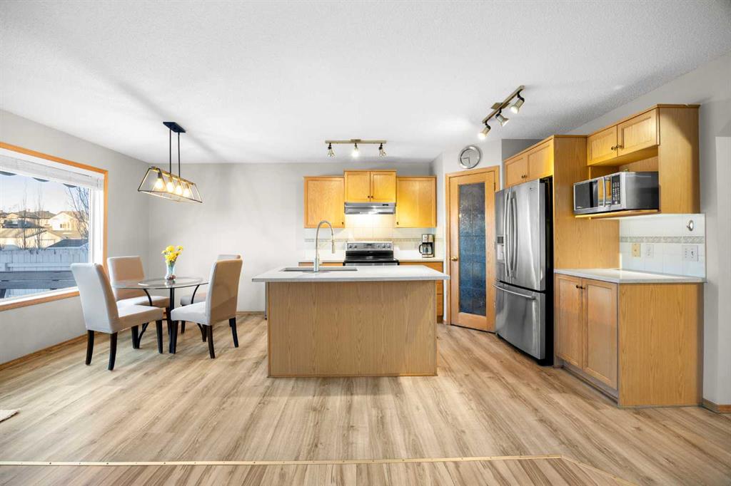 Picture for 11 Citadel Meadow Crescent NW