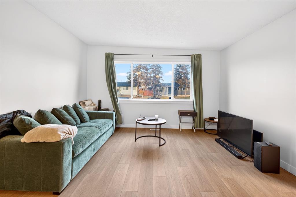 Picture for 5507 &amp; 5505 8 Avenue SE