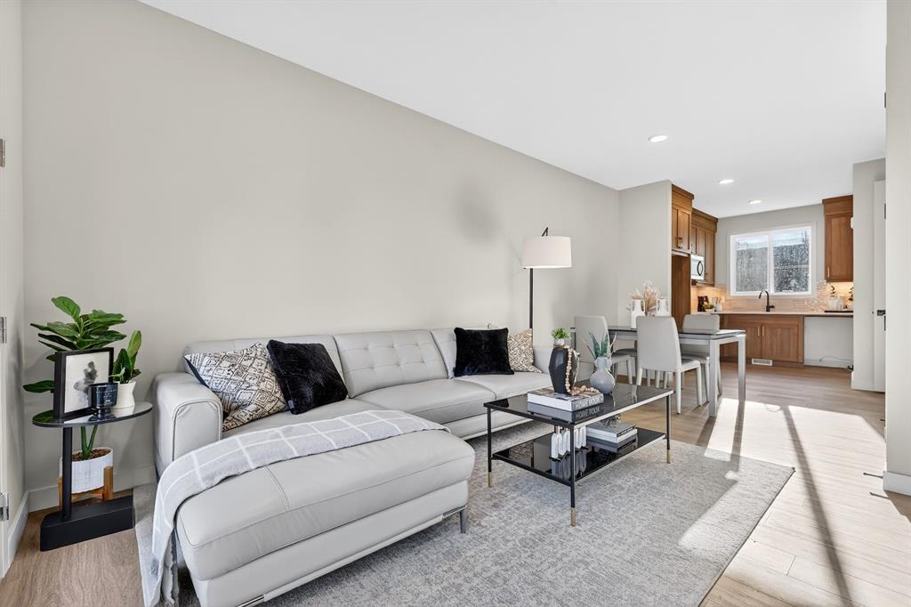 Picture for 643 53 Avenue SW