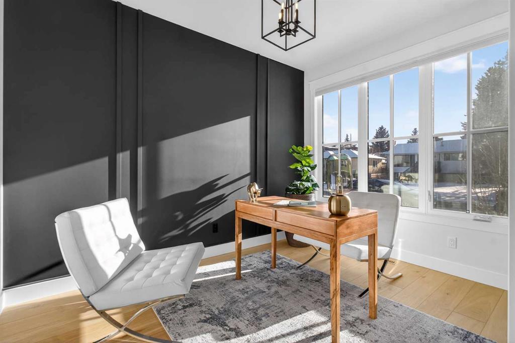 Picture for 124 26 Avenue NE