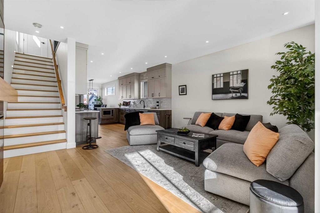 Picture for 124 26 Avenue NE