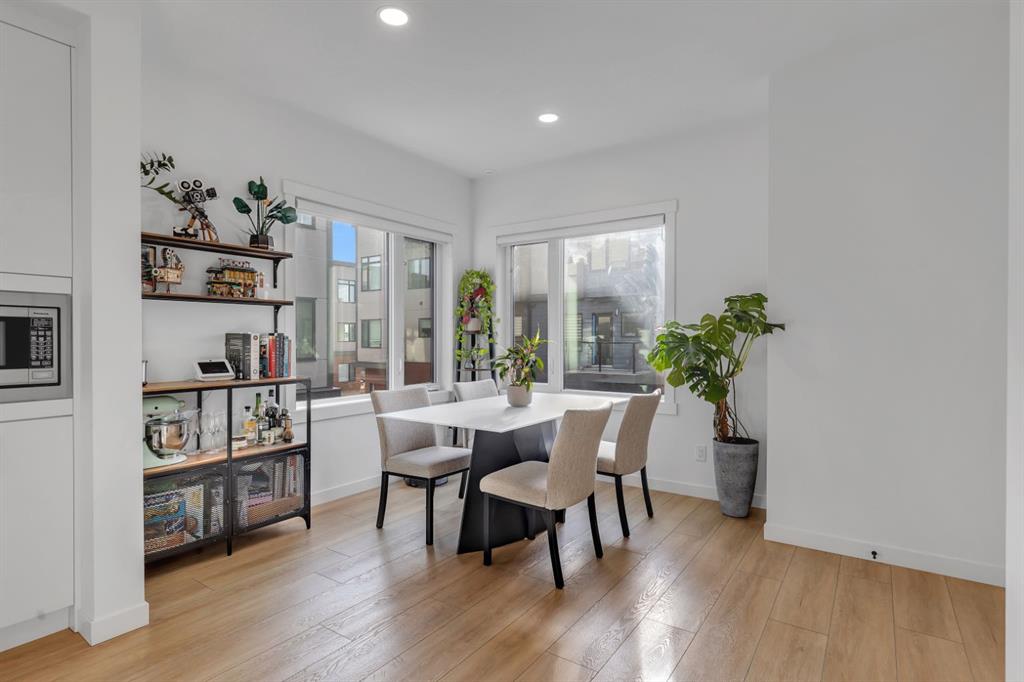 Picture for 213 Greenbriar Common NW