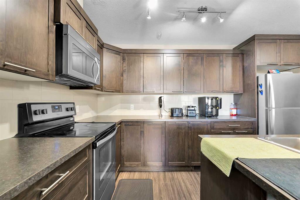 Picture for 909 Skyview Ranch Grove 