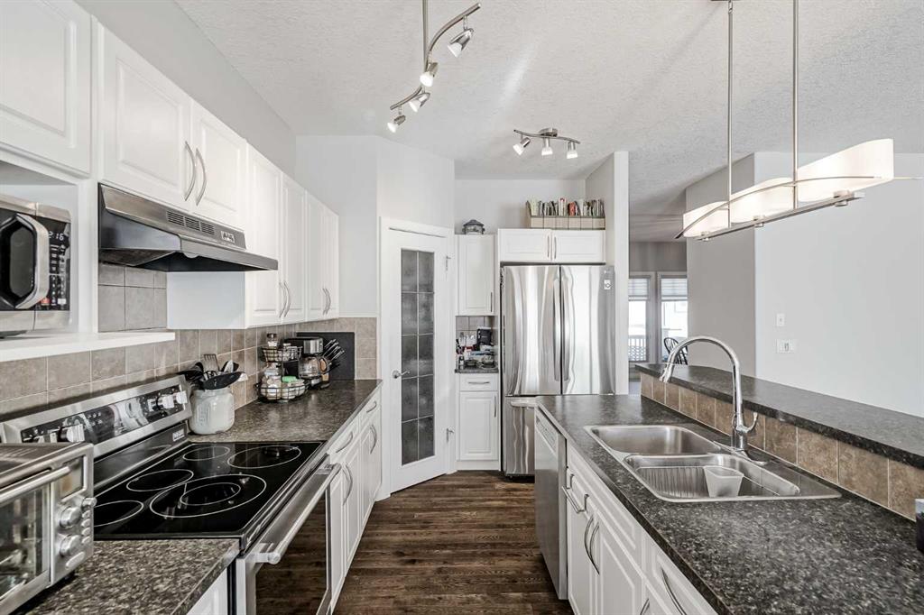 Picture for 103 Bridle Estates Mews SW